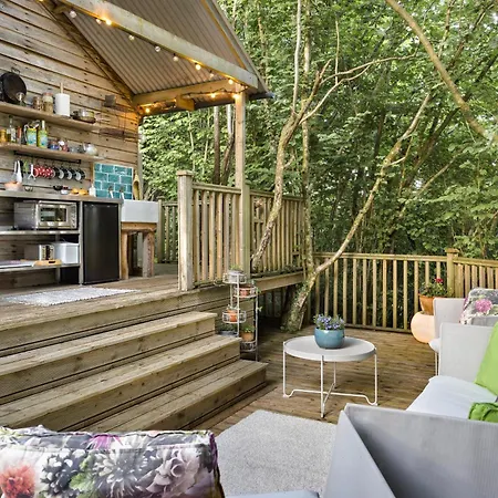 Lodge The Hut At Rawsons *
