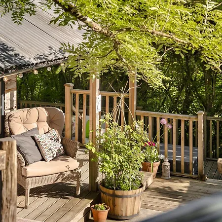 Lodge The Hut At Rawsons *