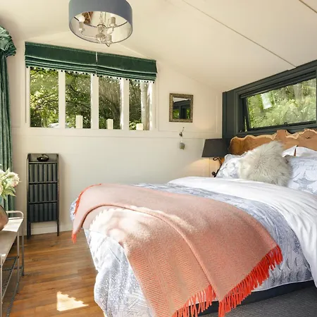 The Hut At Rawsons Lodge Levens