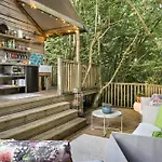 Lodge The Hut At Rawsons *
